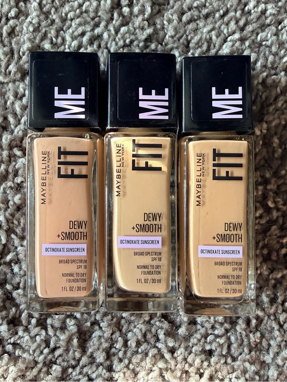 Maybelline Fit Me Dewy + Smooth Foundation - 1 per order - Picture 2 of 3